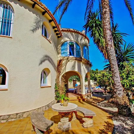 May-10 - Modern, Well-equipped With Private Pool In Benissa