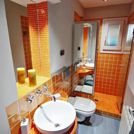 May-10 - Modern, Well-equipped With Private Pool In Villa