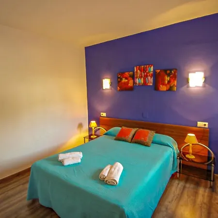 May-10 - Modern, Well-equipped With Private Pool In Villa *