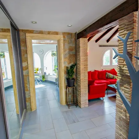 May-10 - Modern, Well-equipped With Private Pool In Benissa