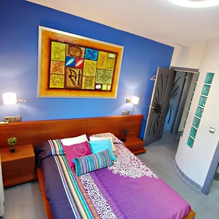May-10 - Modern, Well-equipped With Private Pool In Villa *